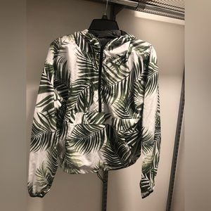 NWT PALM PRINT PULLOVER JACKET